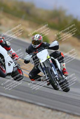 media/Jan-15-2023-SoCal Trackdays (Sun) [[c1237a034a]]/Turn 3 (1115am)/